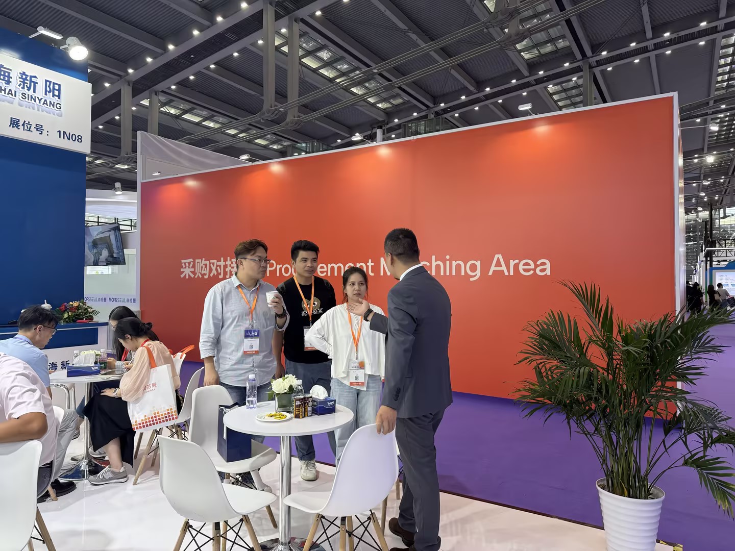 8——上海新陽(yáng)參展首屆“SEMiBAY”-市場(chǎng)部-汪珂1.jpg